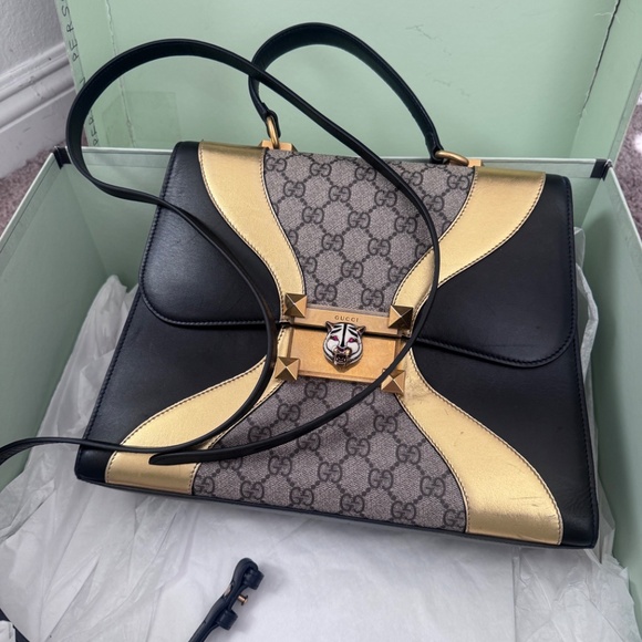 Gucci handbag w original box - Picture 11 of 12